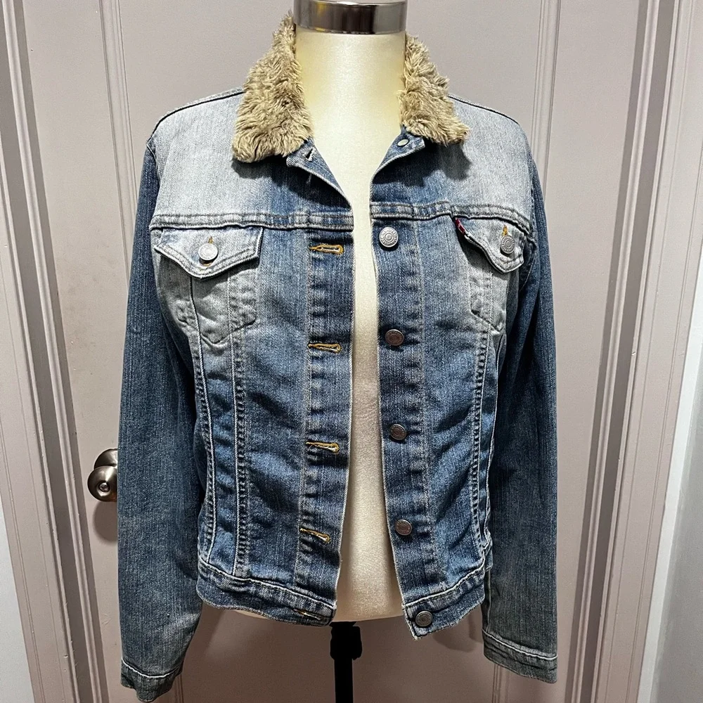 Vintage Levi's Denim Jacket - Picture 1 of 6